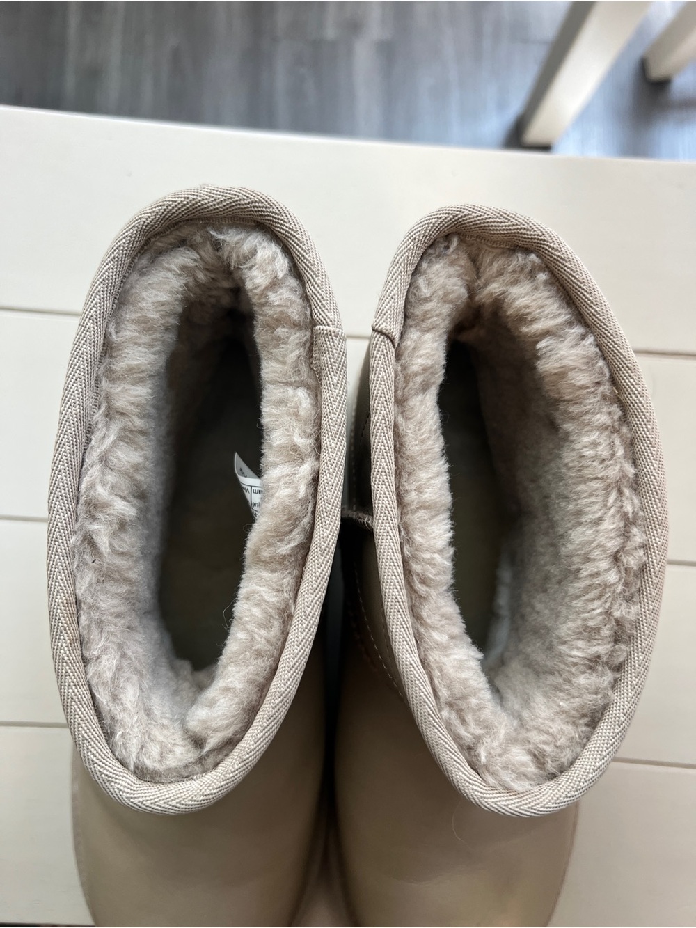 New UGG! Women's Short Winter Boots - Cream Faux-Shearling Lined READY FOR FALL. - Picture 10 of 11